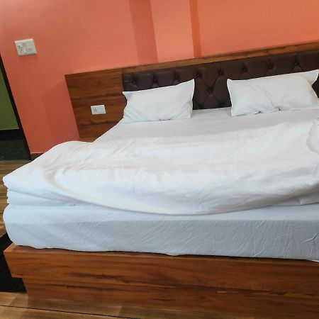 Hotel Rishabh And Banquet Hall Pithoragarh Bagian luar foto