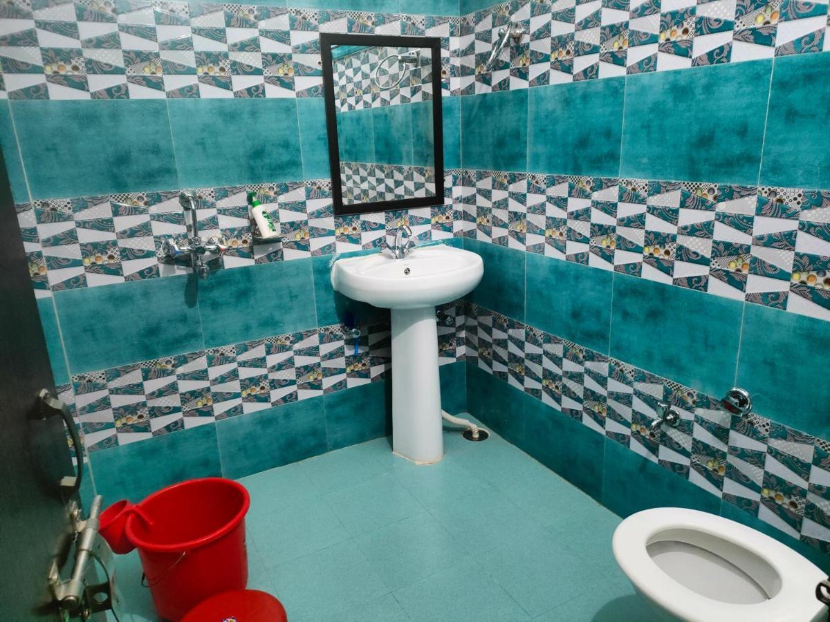 Hotel Rishabh And Banquet Hall Pithoragarh Bagian luar foto